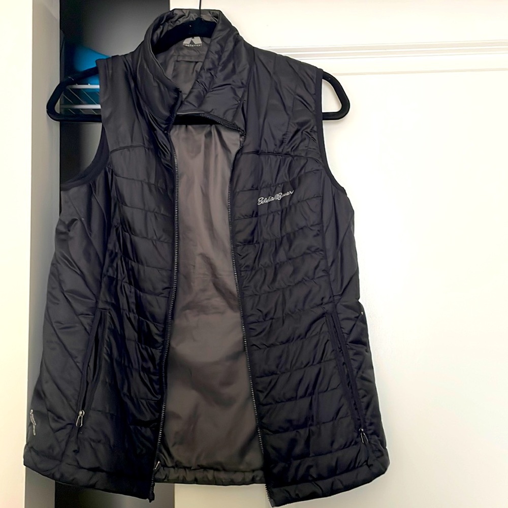 Black and grey reversible Eddie Bauer vest! In perfect condition